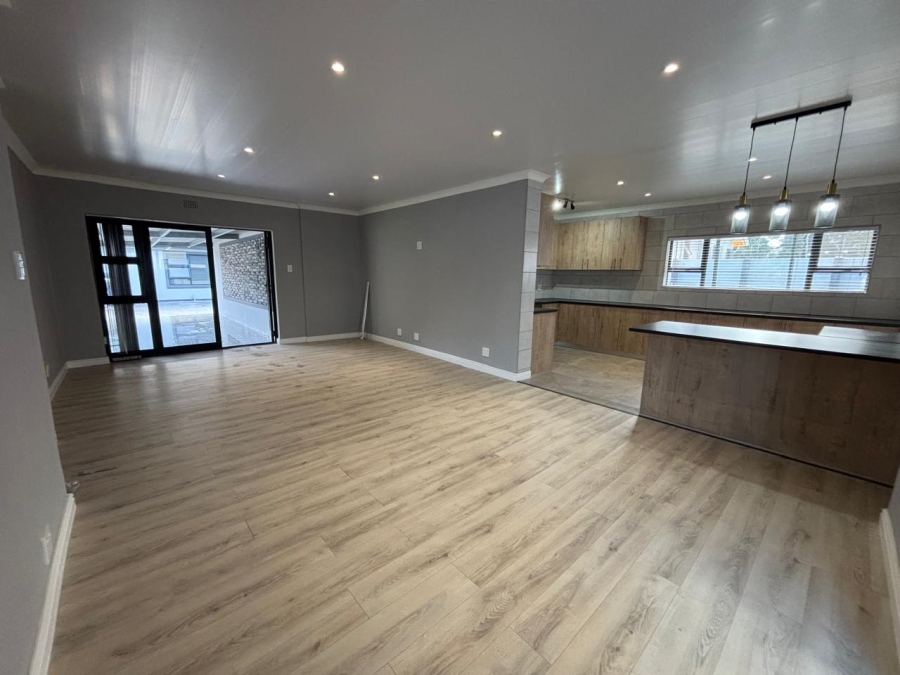 To Let 3 Bedroom Property for Rent in Silver Oaks Western Cape